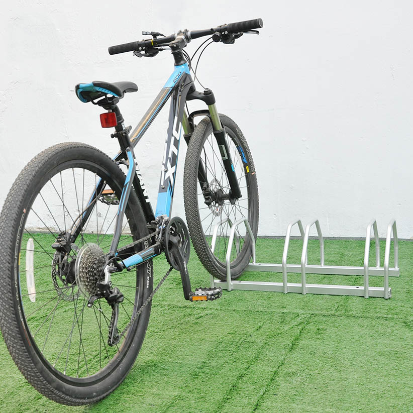 Estante de estacionamiento para bicicletas en el piso Almacenamiento de la casa 5 bicicletas al aire libre