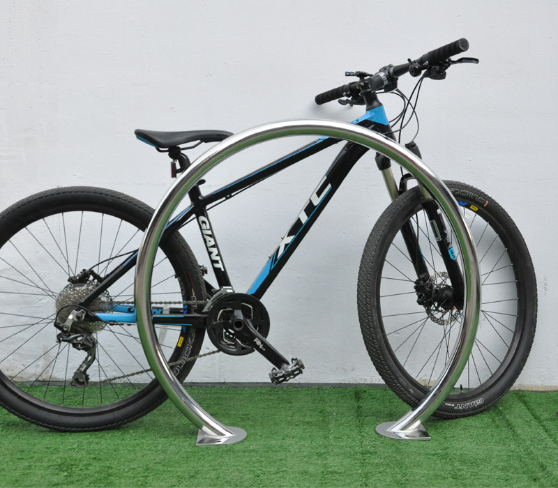 Portabicicletas U de acero inoxidable de alta calidad para estacionamiento seguro de bicicletas de montaña